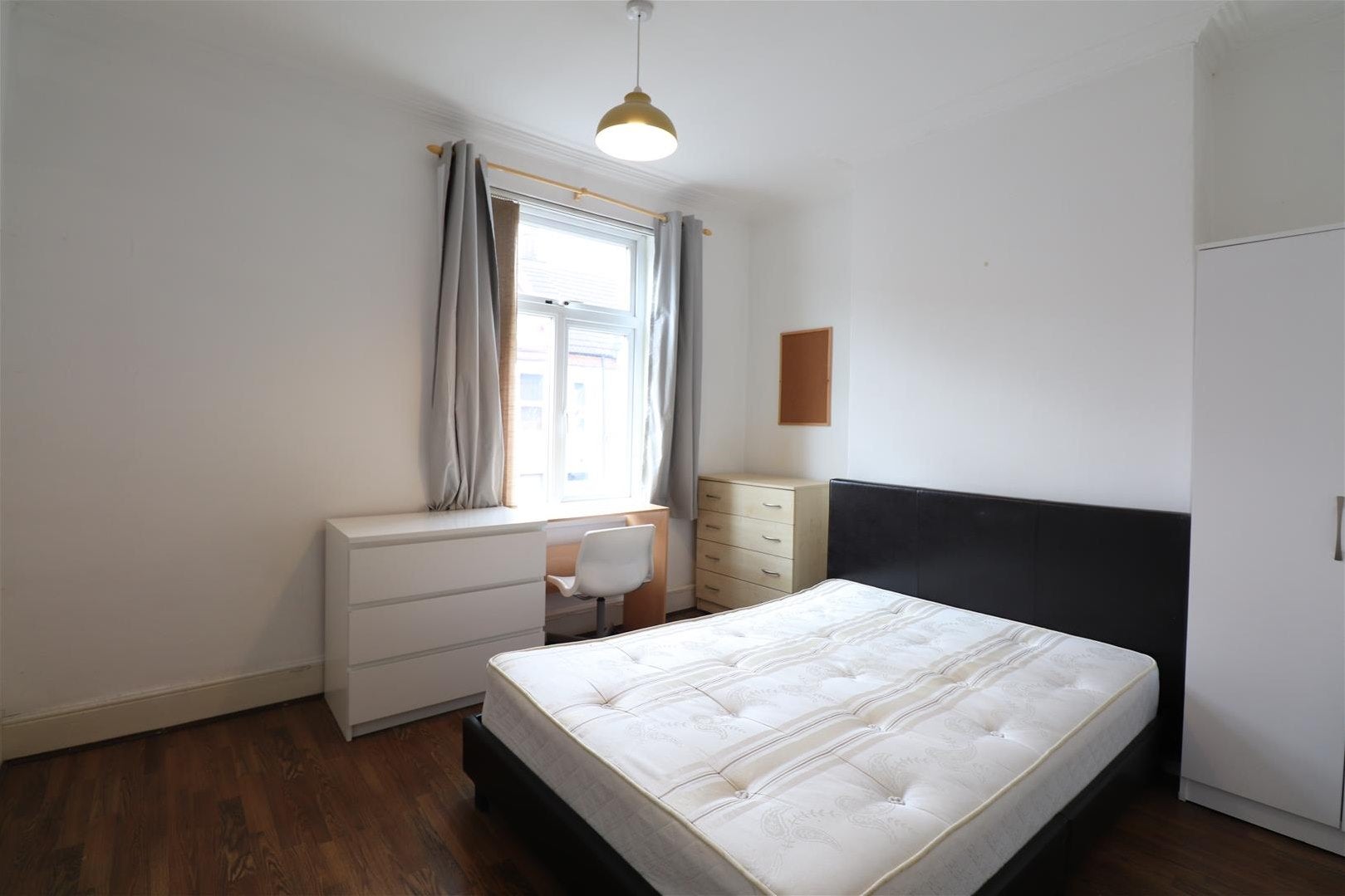 Room Eldon Road in Birmingham