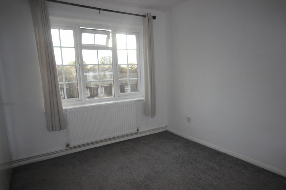Flat Arborfield Close in Slough