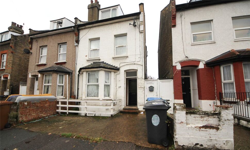 Flat Verulam Avenue in Greater London
