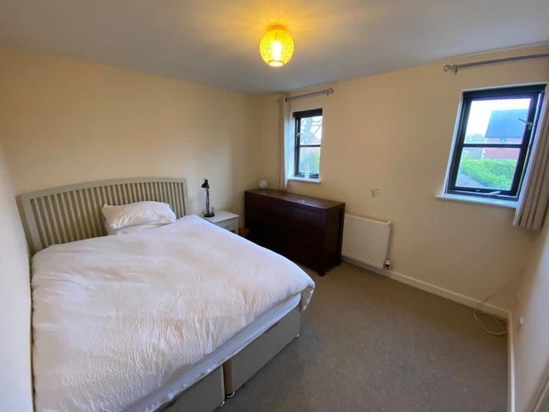 Room Stoke Orchard Road in Bishop's Cleeve
