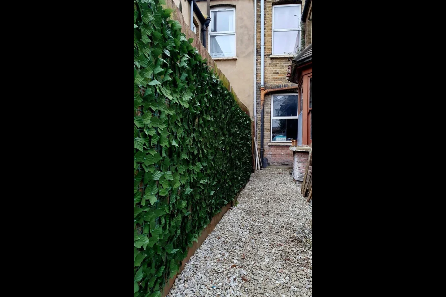 Flat Mathews Park Avenue in Greater London