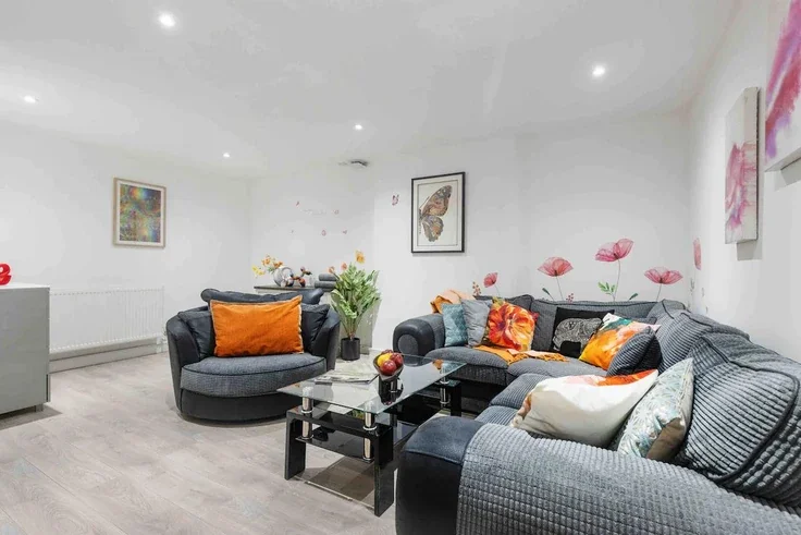 Room Hall Place in City of Westminster