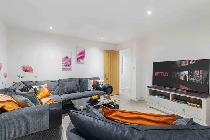 Room Hall Place in City of Westminster