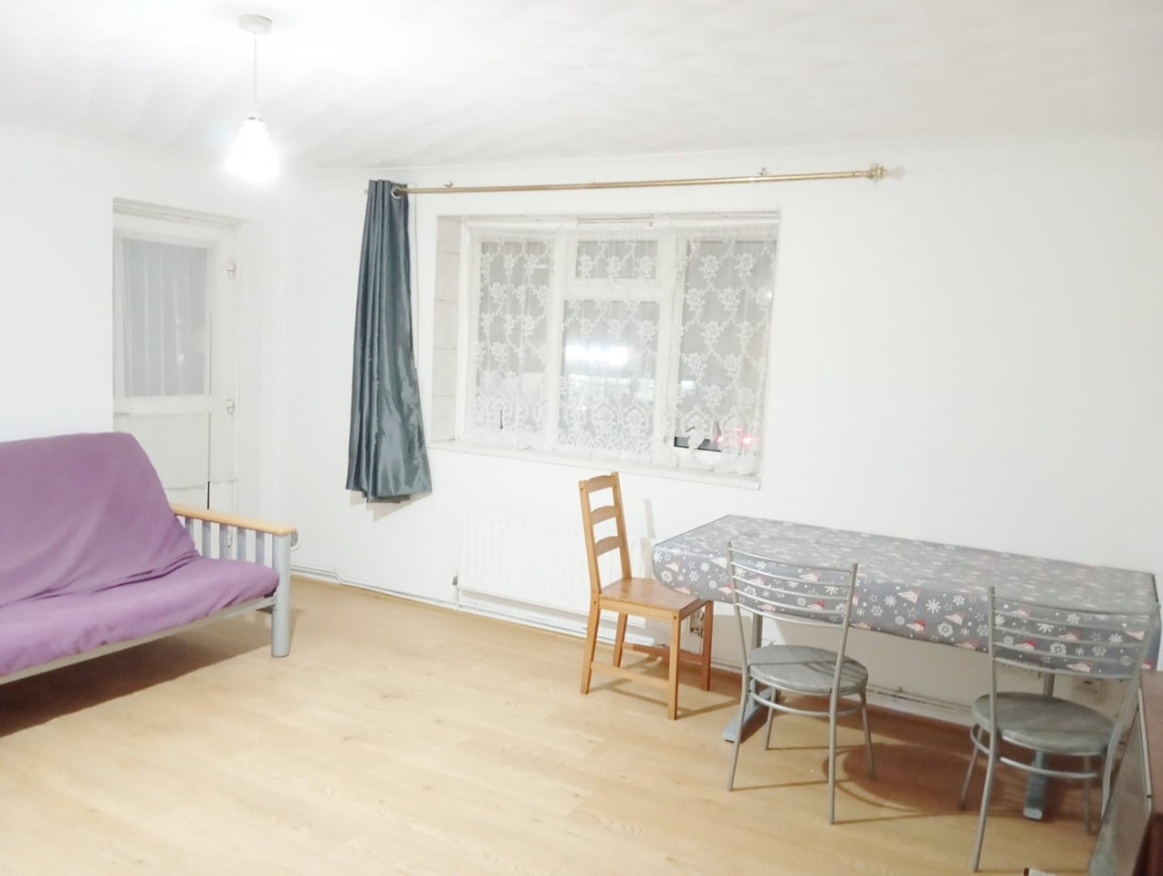 Flat Barking Road in Greater London