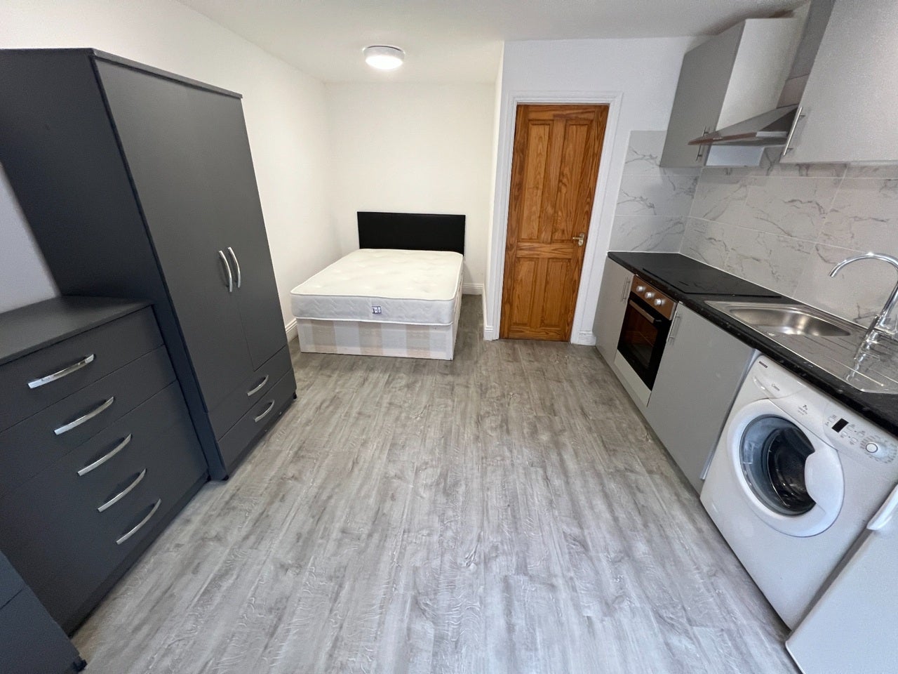 Room Riffel Road in Greater London