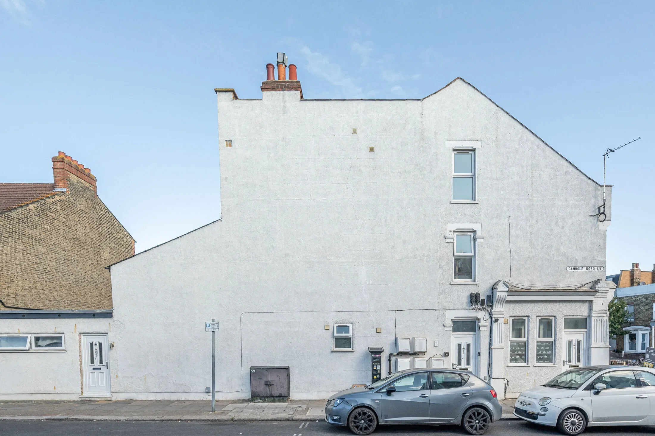 Flat Gambole Road in Greater London