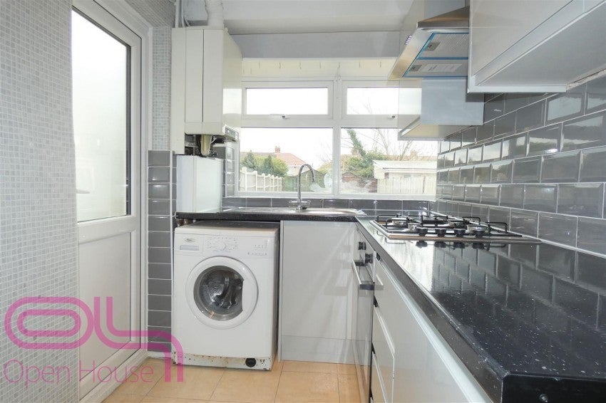 House Stormount Drive in Greater London