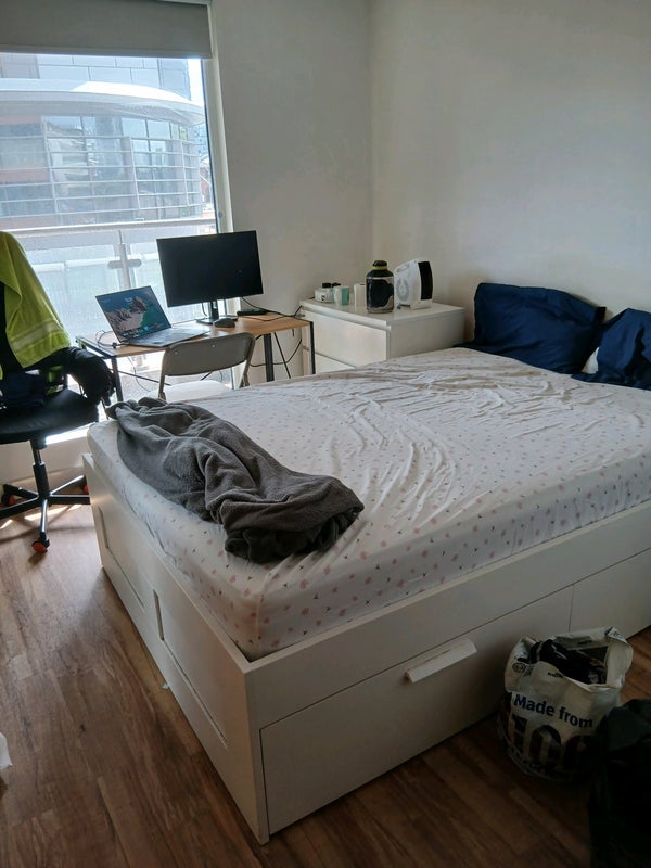 Room Elmira Way in Salford