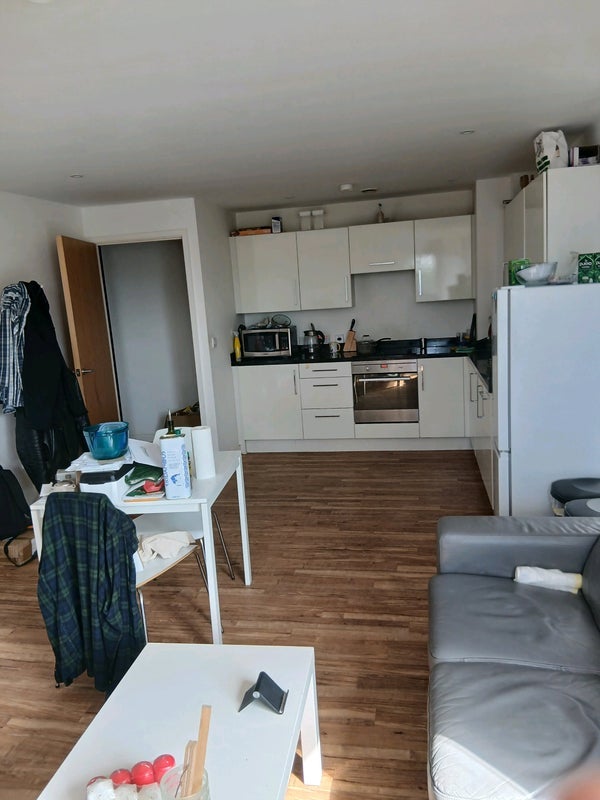 Room Elmira Way in Salford