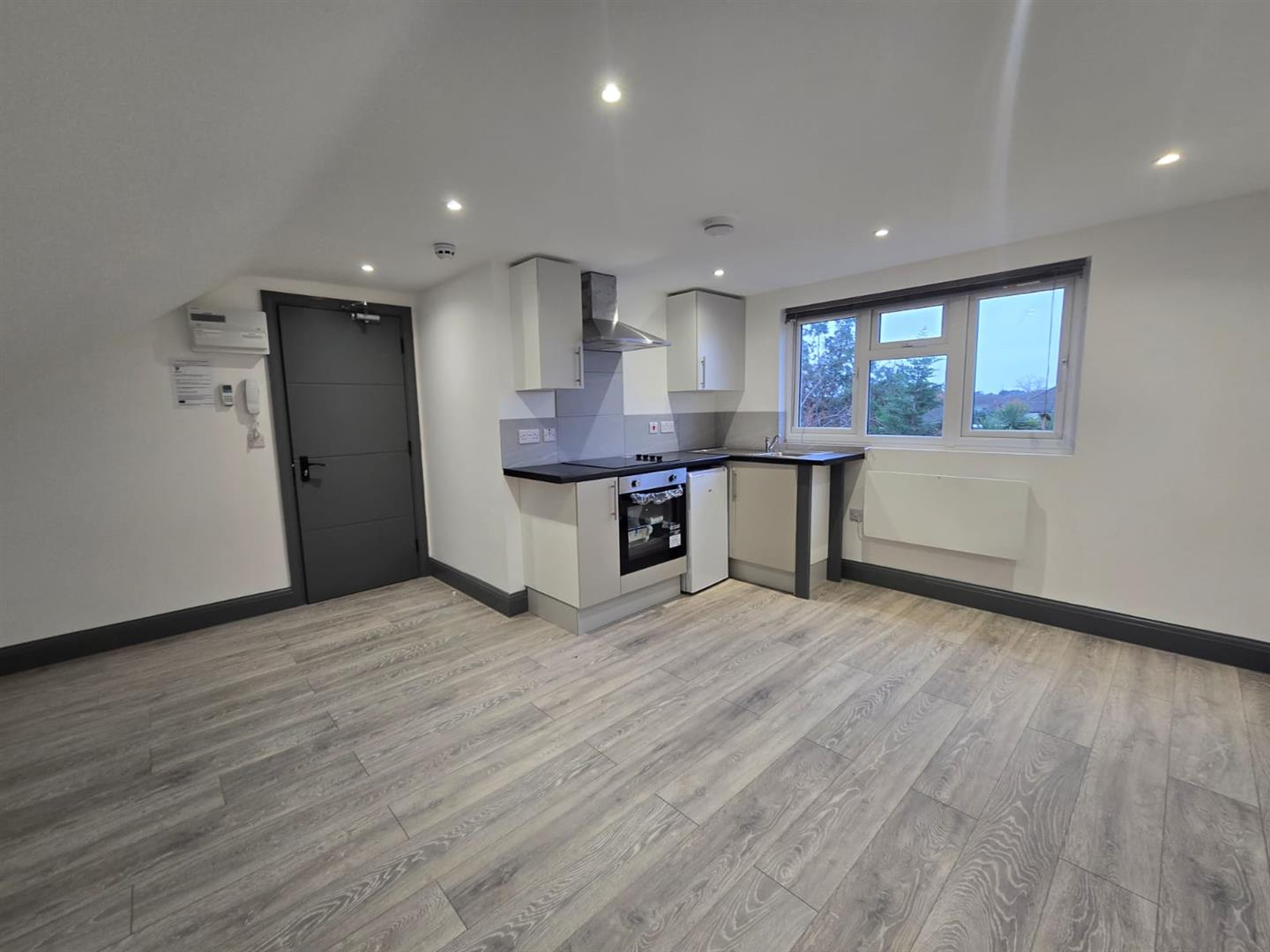 Flat Maxwell Road in Borough of Spelthorne