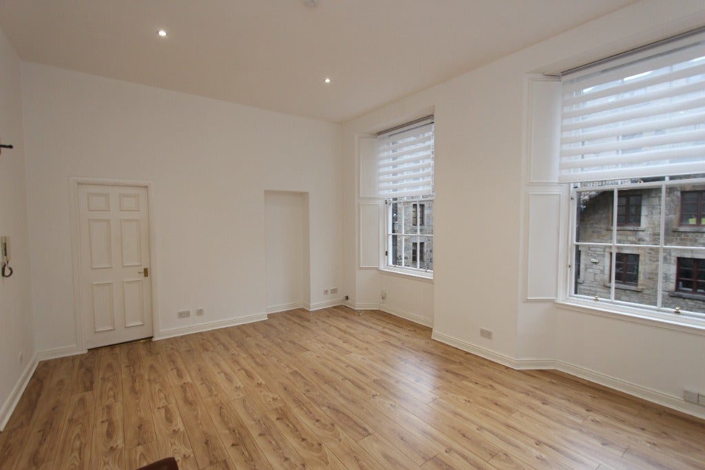 Flat Timber Bush in City of Edinburgh