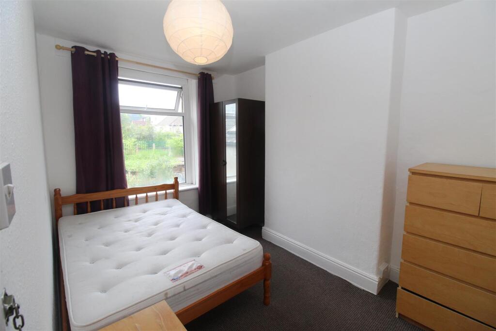 Flat Gordon Road in Cardiff