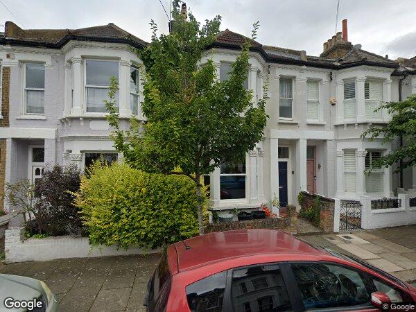 Flat Parma Crescent in Greater London
