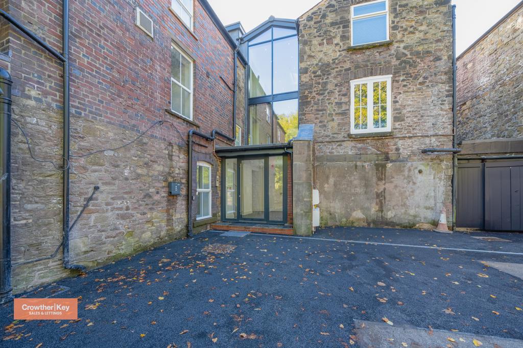 Flat The Quadrant in Buxton