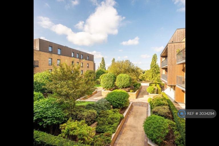 Flat Meadowside in Greater London