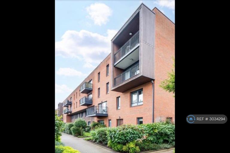Flat Meadowside in Greater London