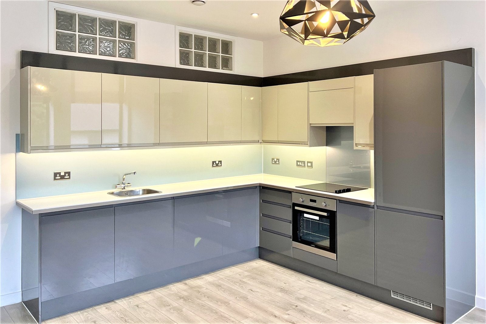 Flat Shrublands Close in Chelmsford