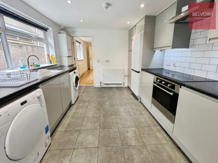 Room Corporation Road in Grimsby