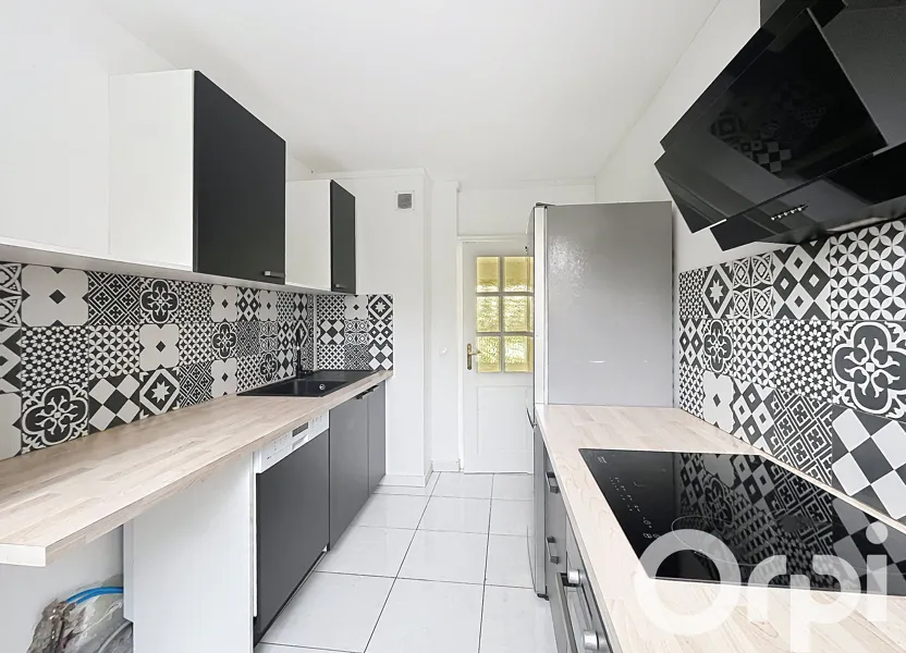 Flat Rue du 4 Août 1789 in Villeurbanne