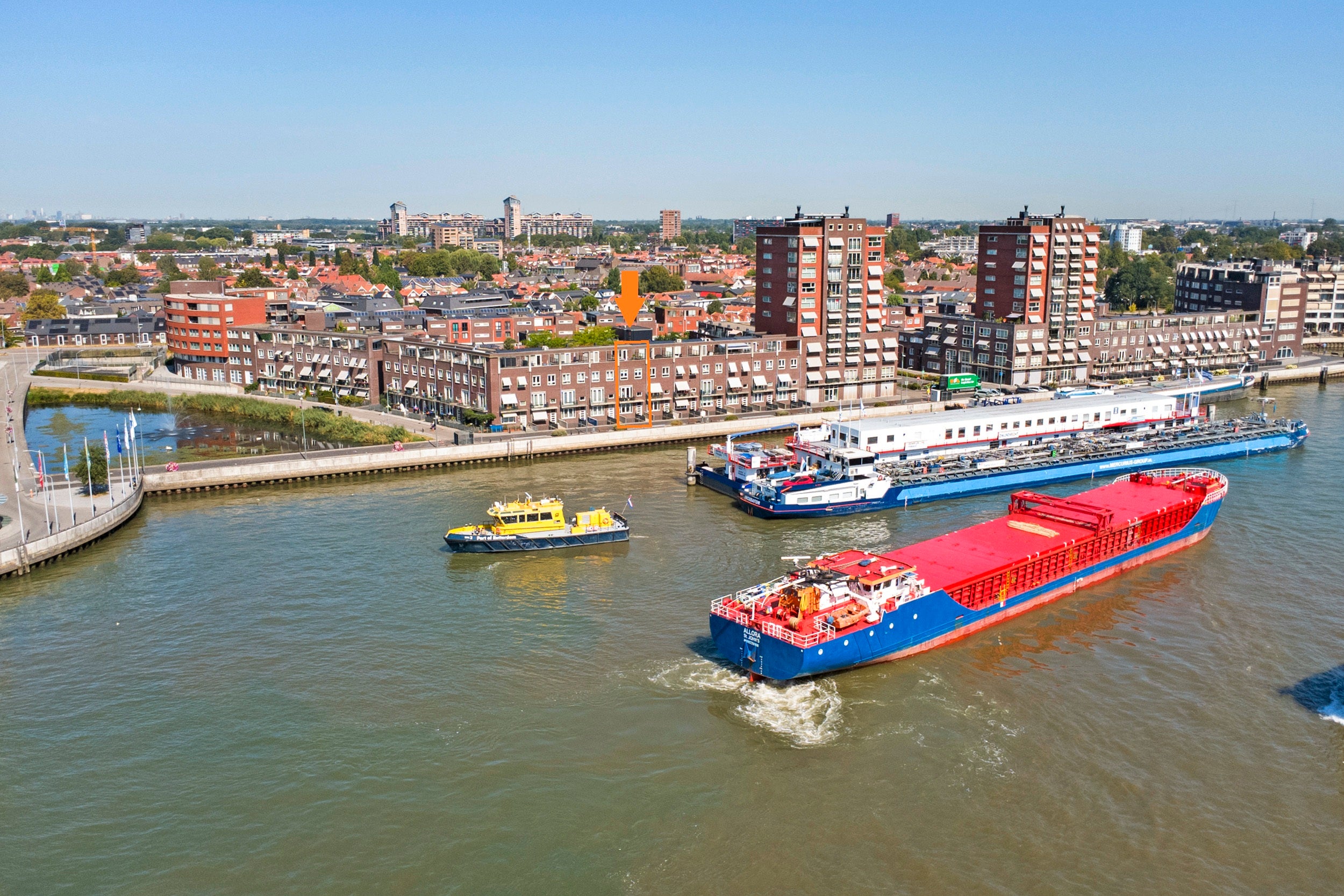 Huis Maasboulevard 10 in Zwijndrecht