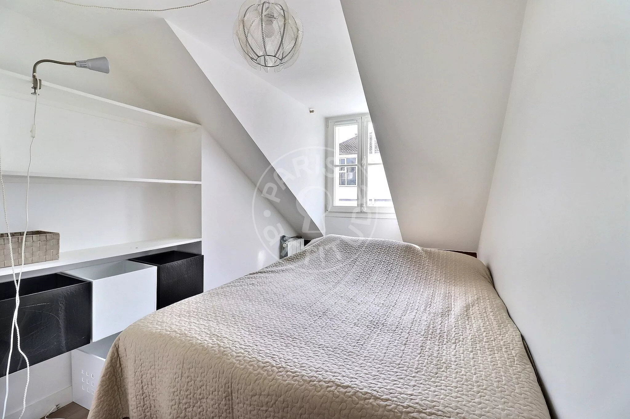 Flat Rue Godot-de-Mauroy in Paris