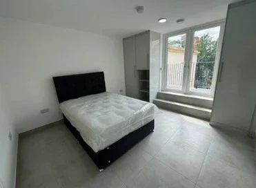 Flat Uxbridge Road in Greater London