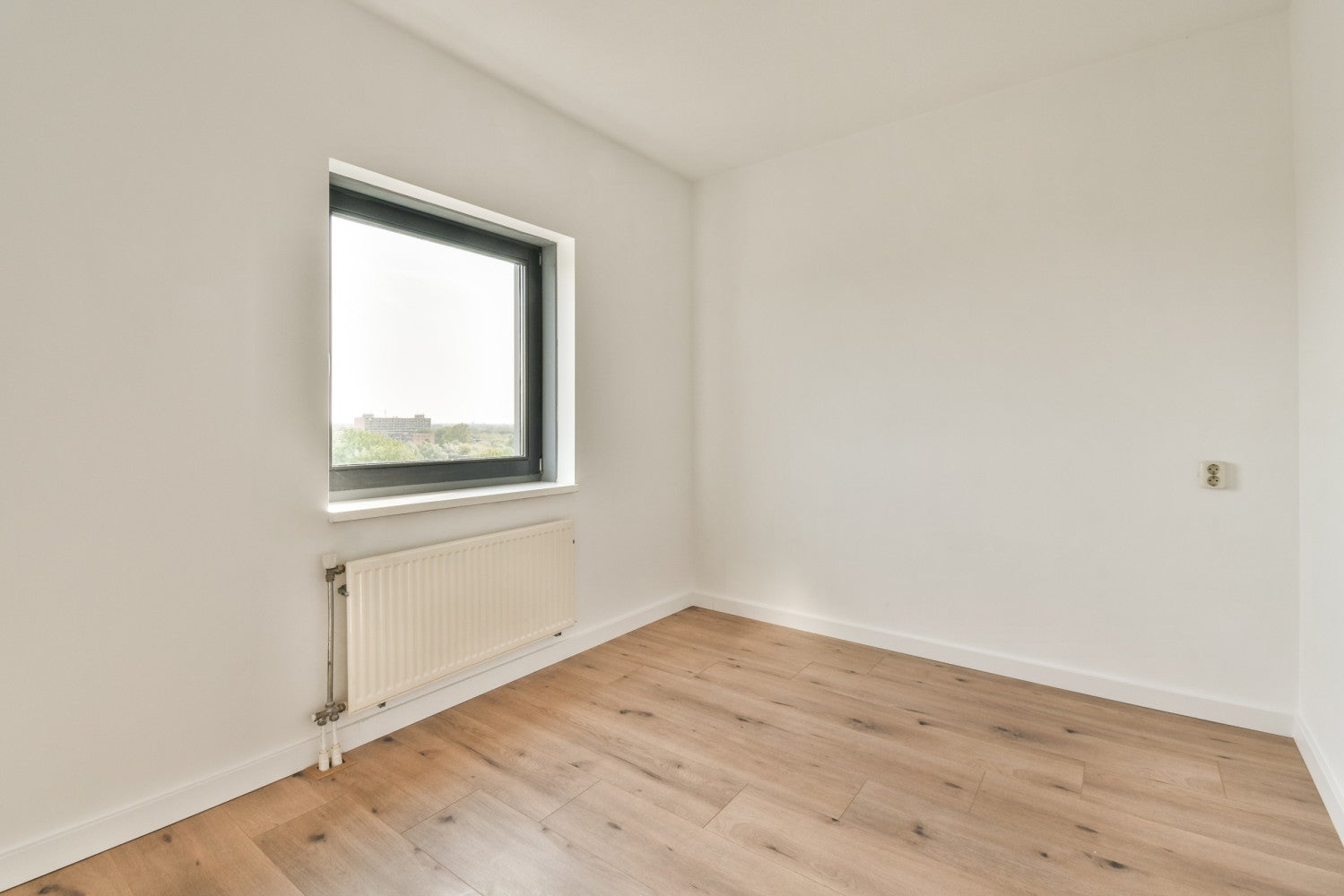 Flat Zonnebaarsstraat in Hoogvliet Rotterdam