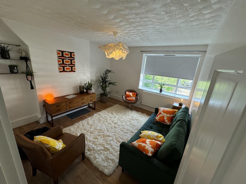 Room Australia Road in Greater London