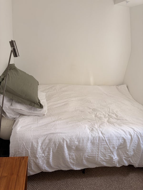 Room Worple Road in Greater London