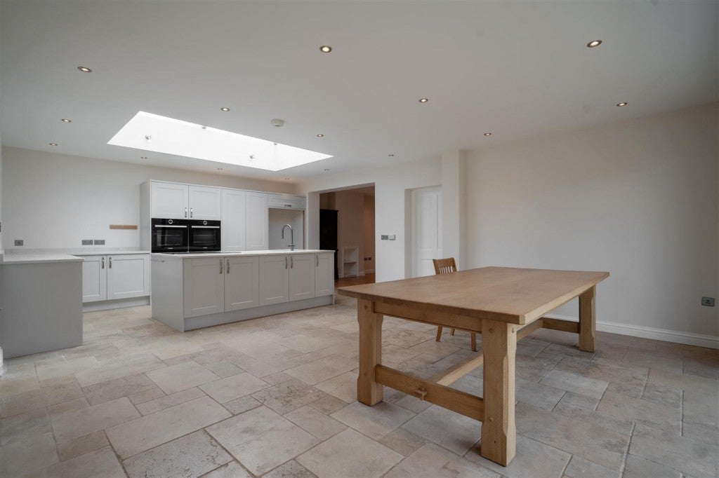 House Court Drive in Tewkesbury