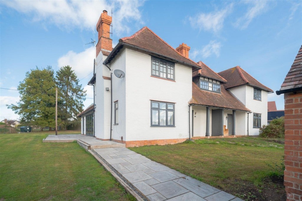 House Court Drive in Tewkesbury