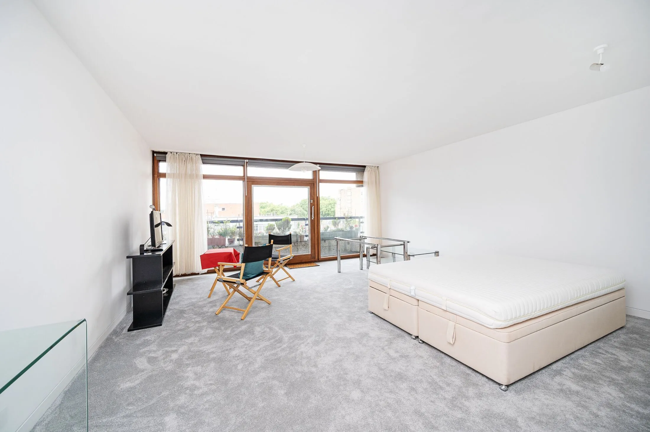 Flat Aldersgate Street in City of London