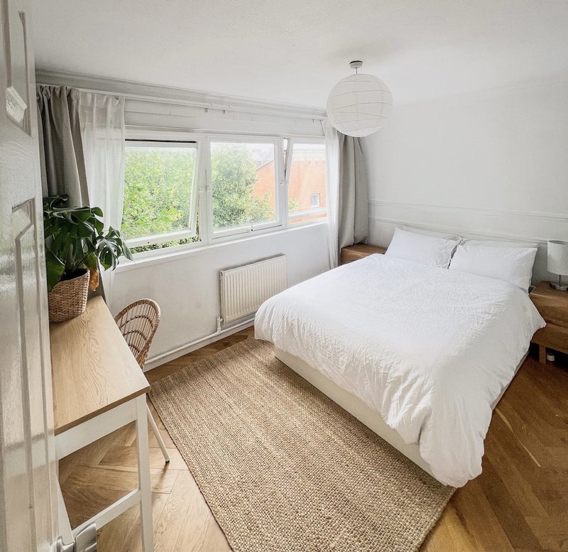 Room Clark Street in Greater London