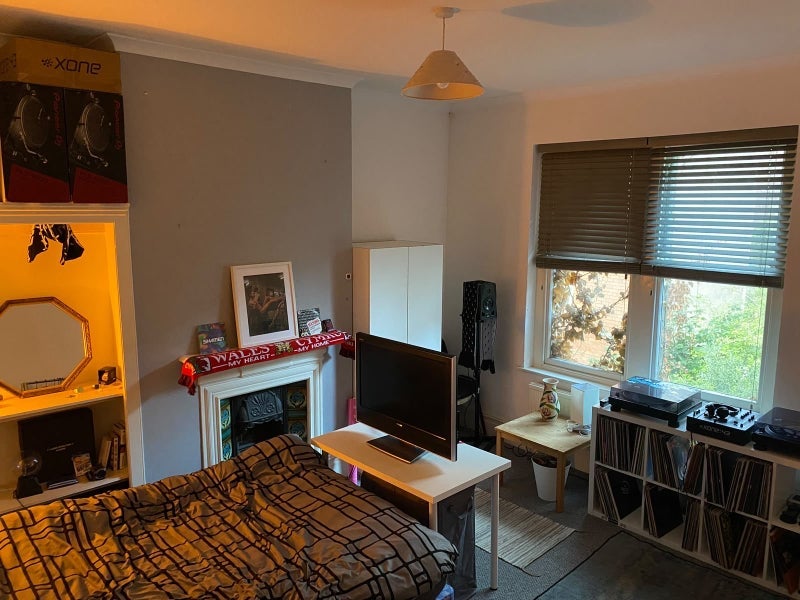 Room Cranbrook Road in Bristol