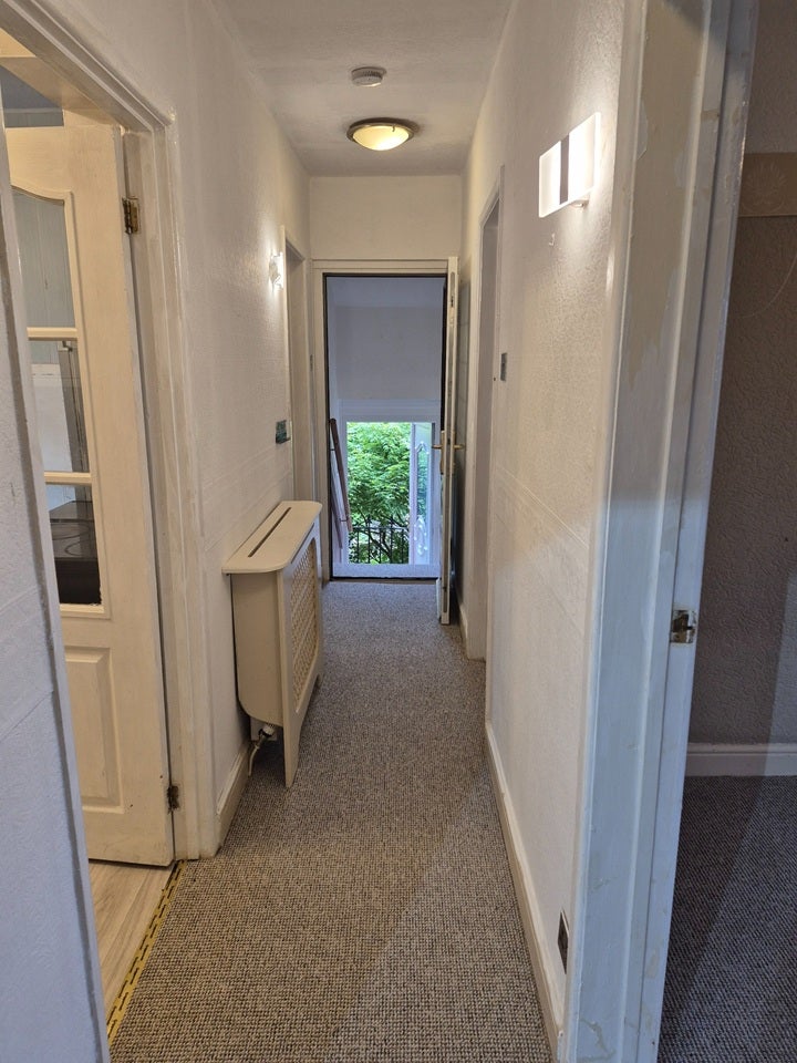 Flat Rose Hill Close in Tameside