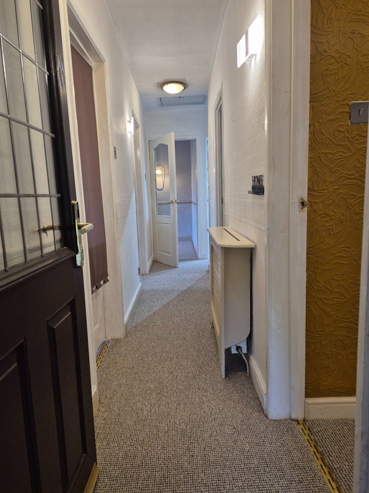 Flat Rose Hill Close in Tameside