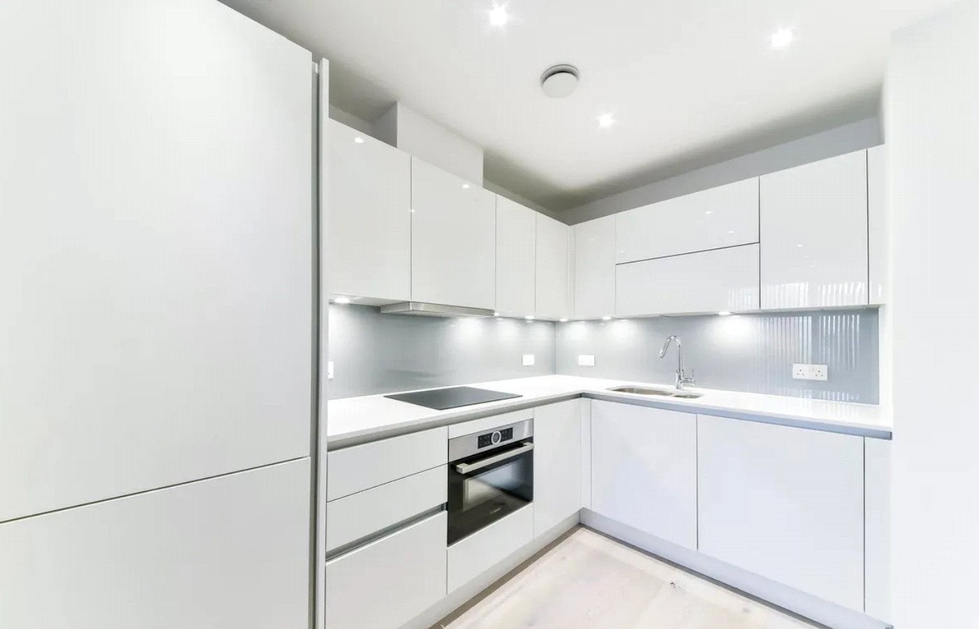 Flat City North Place in Greater London