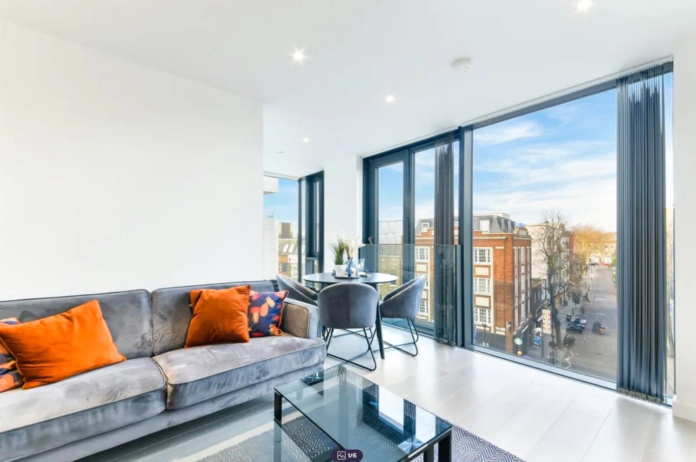 Flat City North Place in Greater London