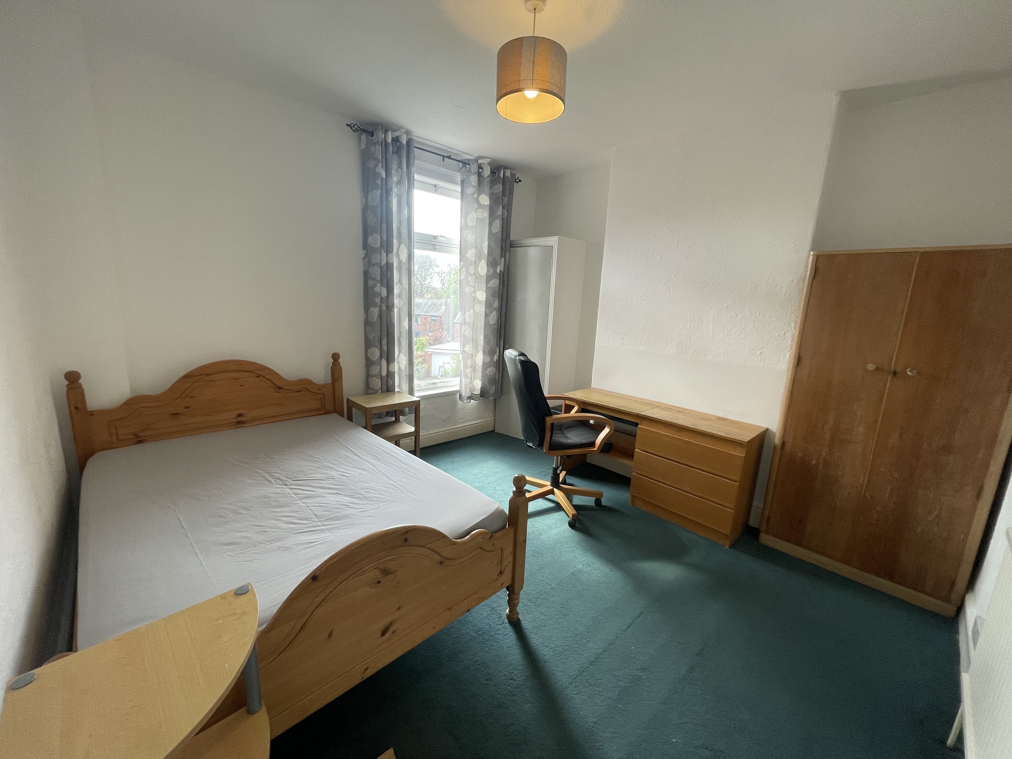 Room Granville Road in Sheffield