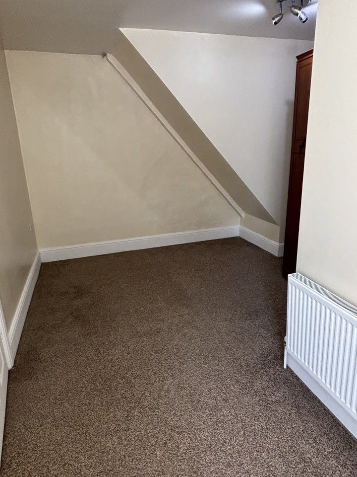 Flat Acme Road in Watford