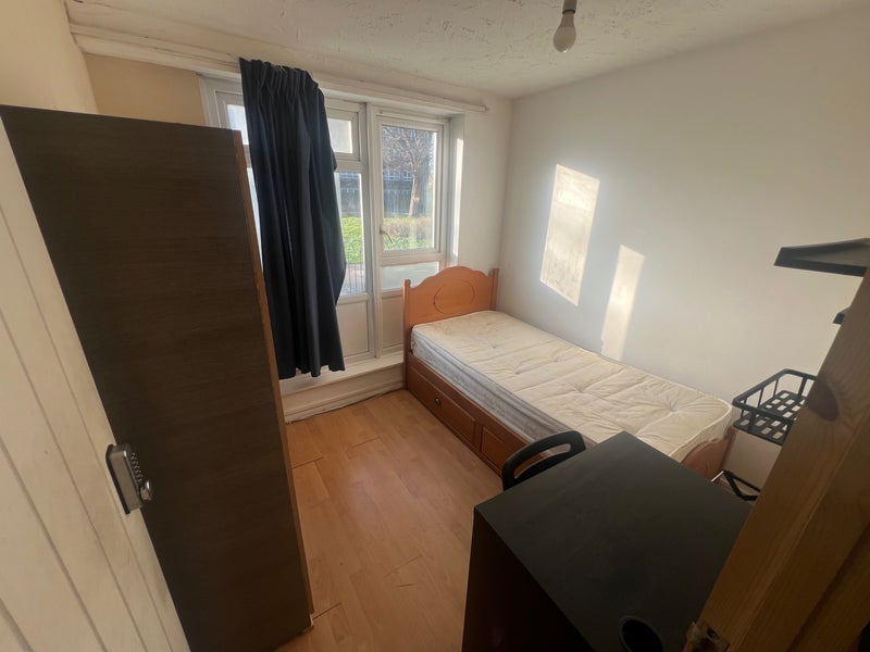 Room Trellis Square in Greater London