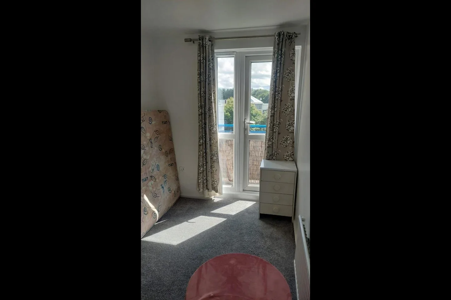 Room Glengall Grove in Greater London