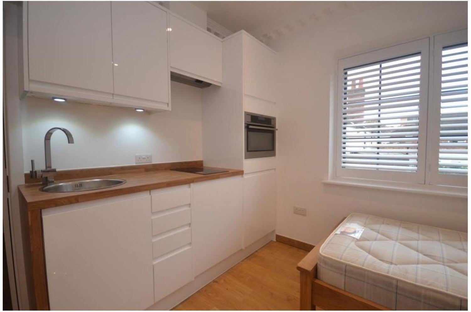 Flat Whitley Street in Reading