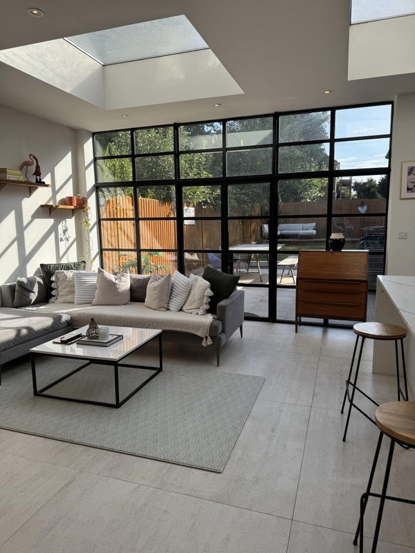Flat Sutherland Grove in Greater London
