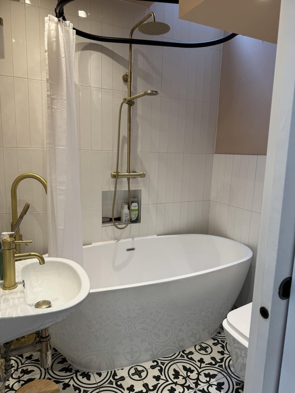 Flat Sutherland Grove in Greater London