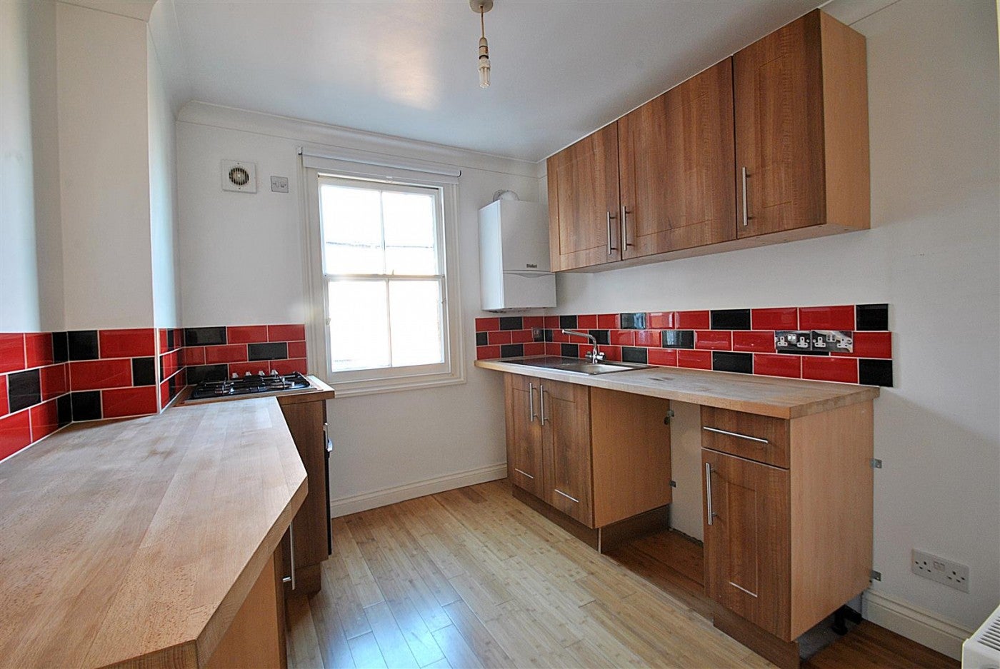 Flat Winchester Avenue in Greater London