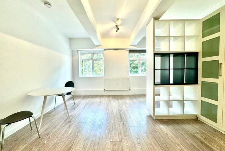 Flat Hornsey Street in Greater London