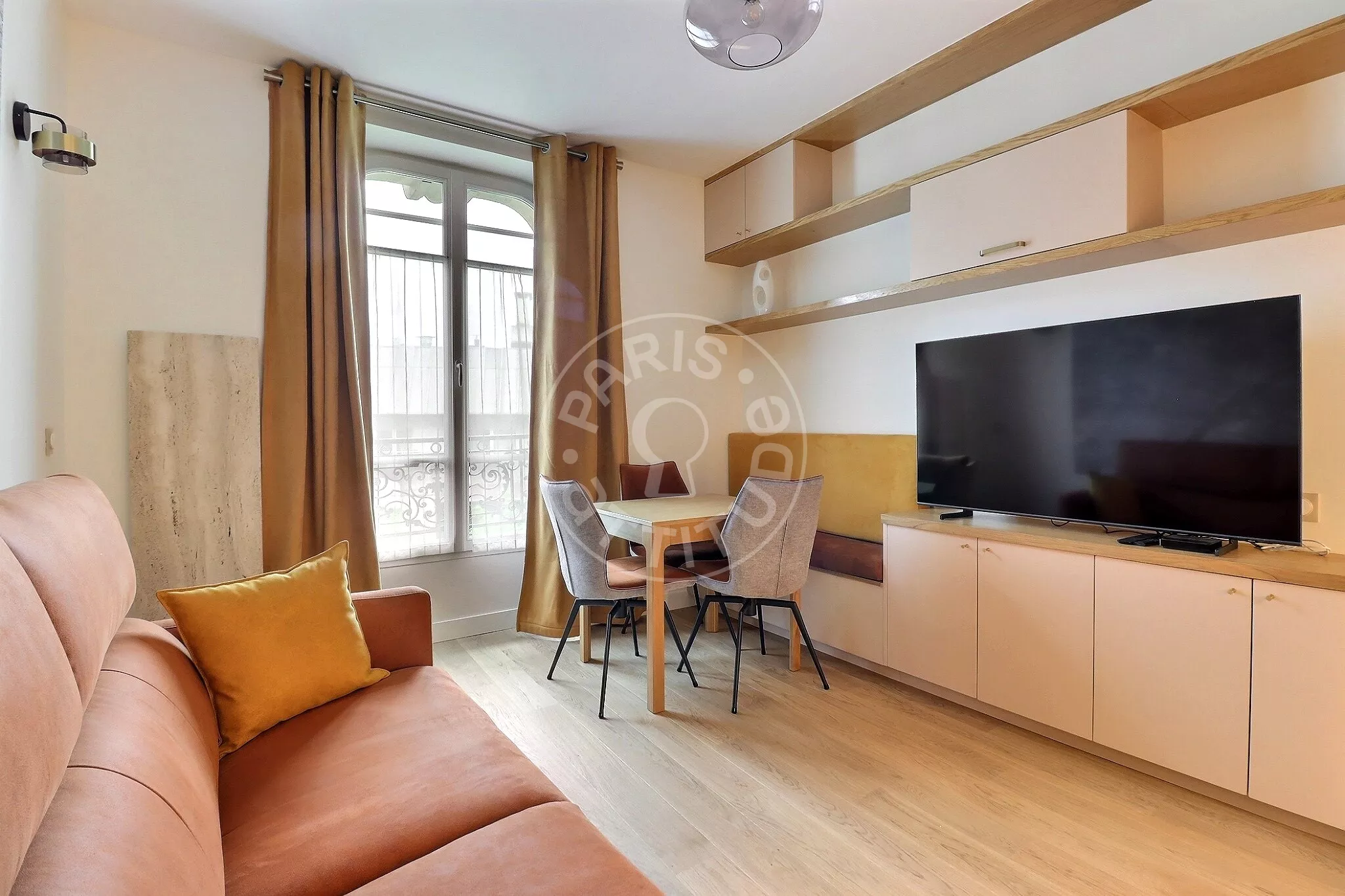 Appartement Rue Félix Ziem à Paris