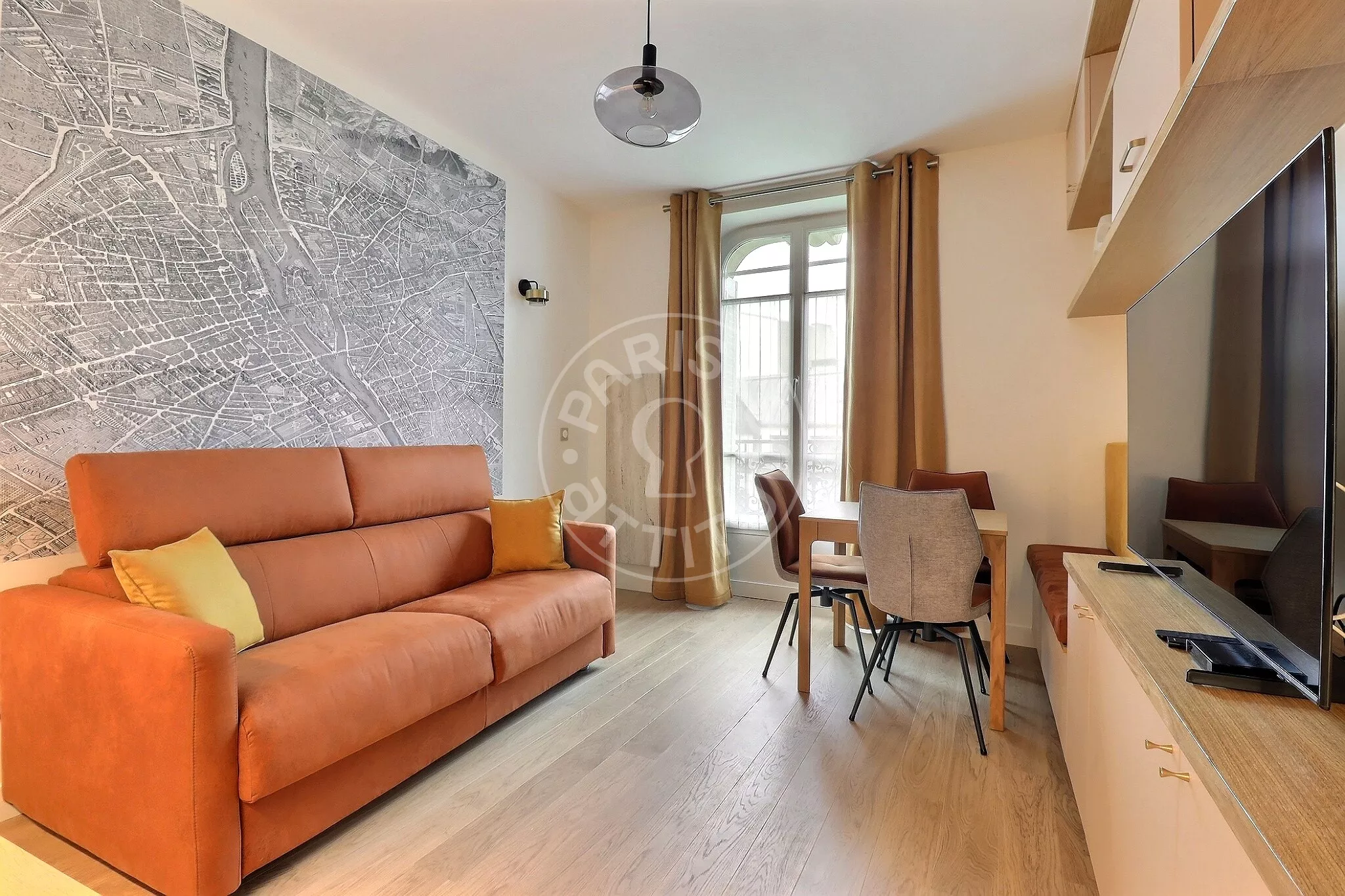 Flat Rue Félix Ziem in Paris