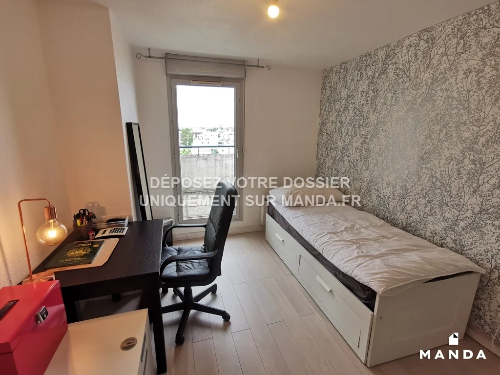 Room Avenue Roger Salengro in Villeurbanne